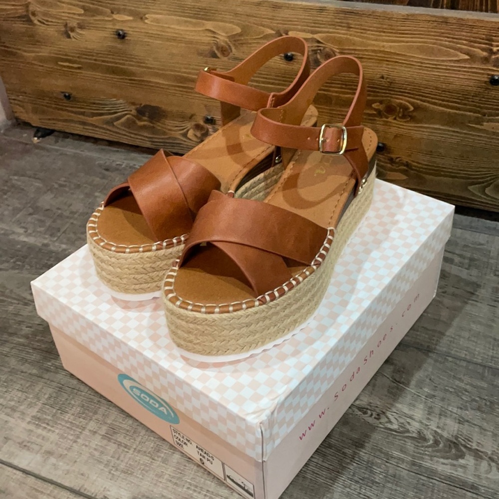 Camel wedge platform espadrilles